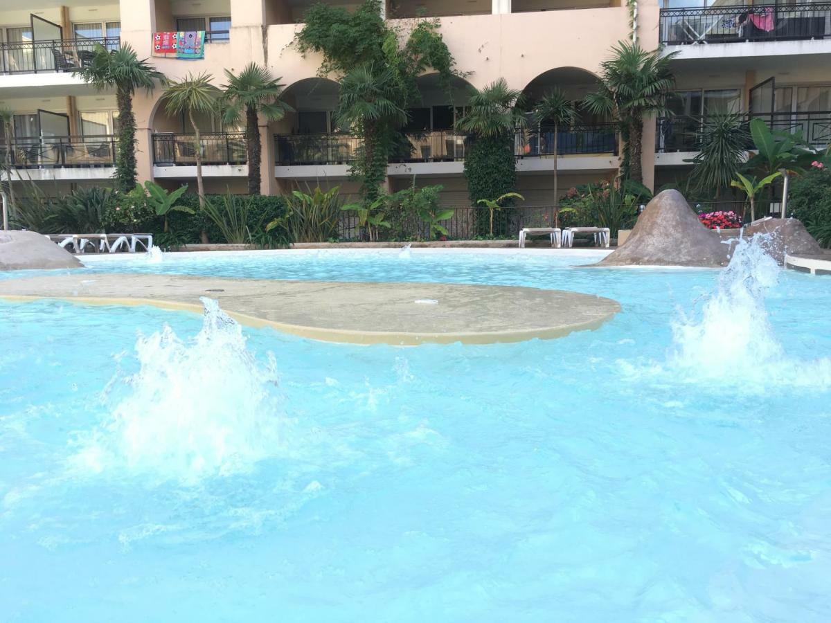 Cannes Pool & Beach Bagian luar foto